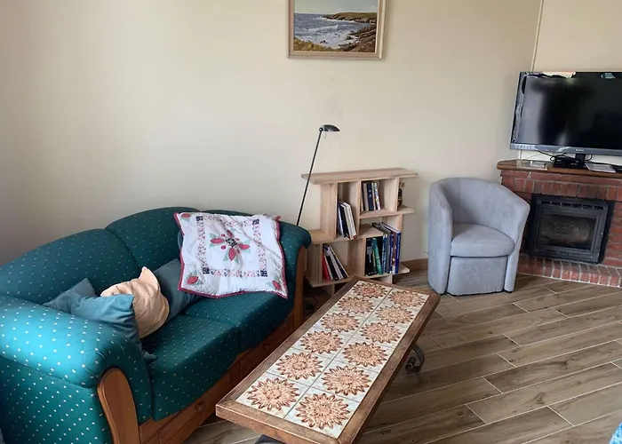 Candide - Croix De Vie Le Boisvinet * Les Bussolleries