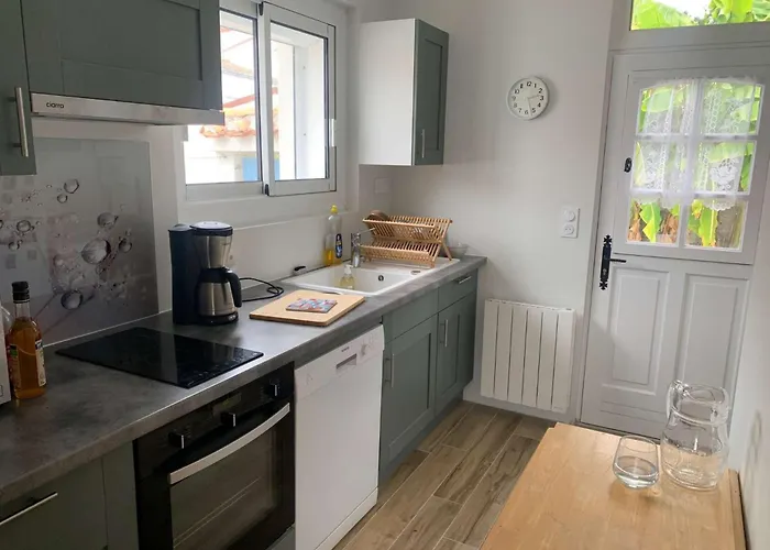 Candide - Croix De Vie Le Boisvinet Les Bussolleries